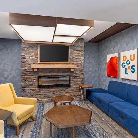 Holiday Inn Express & Suites Douglas By Ihg