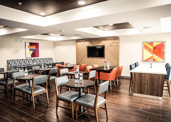 Hotel Express & By Ihg
