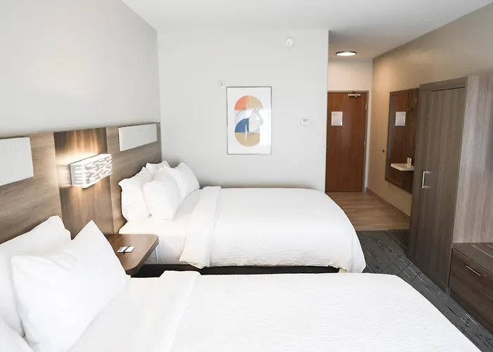 Express & By Ihg 3* Douglas