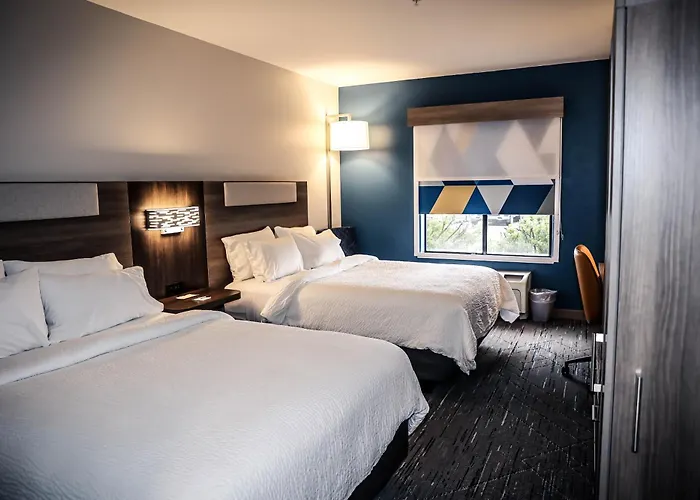 Express & By Ihg Hotel 3*