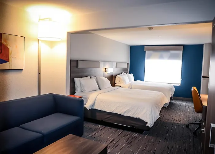 Express & By Ihg Hotel 3*