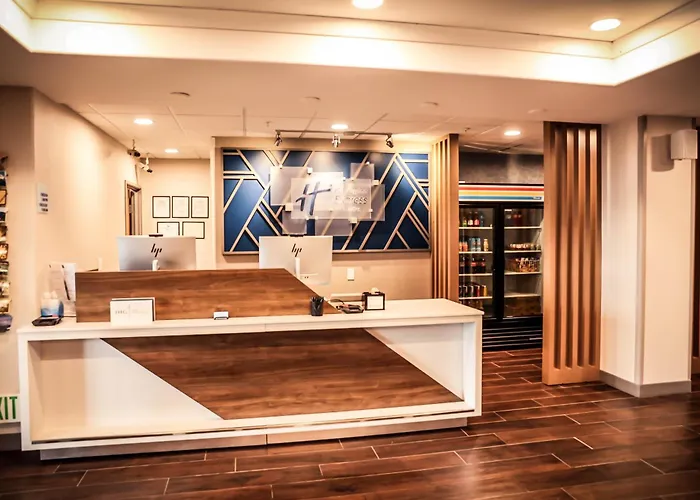 Express & By Ihg 3*