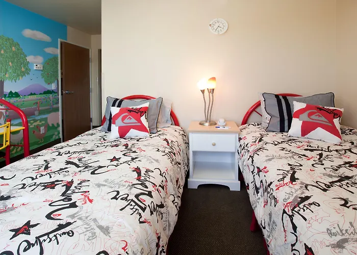 Express & By Ihg 3* Douglas