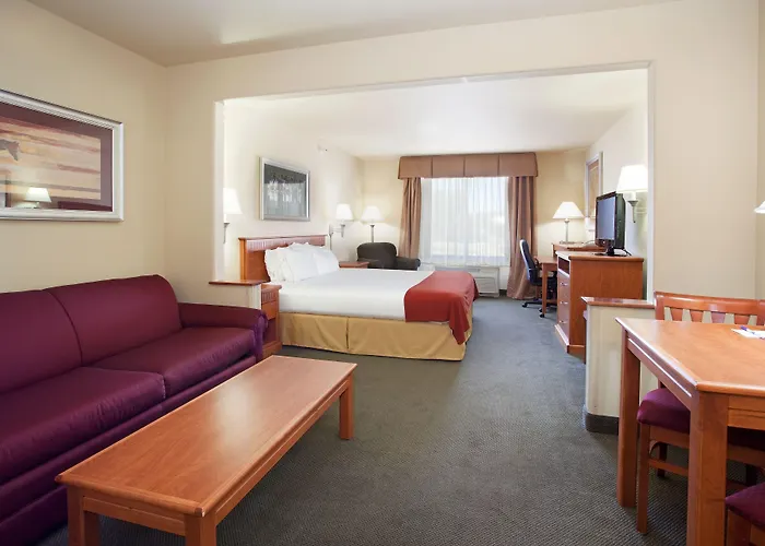 Express & By Ihg 3* Douglas