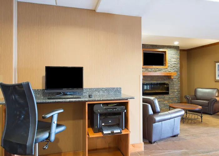 Hotel Express & By Ihg Douglas