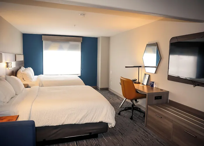 Express & By Ihg Hotel 3*