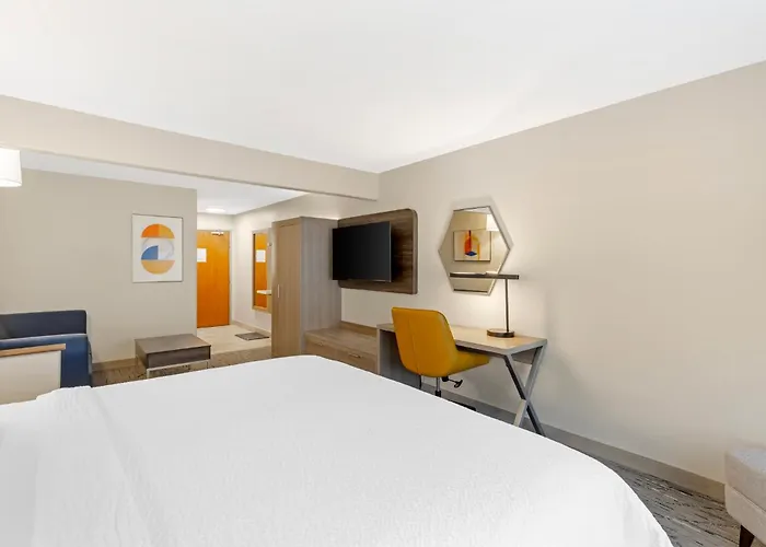 Express & By Ihg 3* Douglas