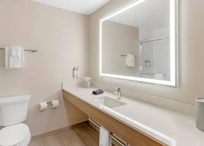 Hotel Express & By Ihg 3*