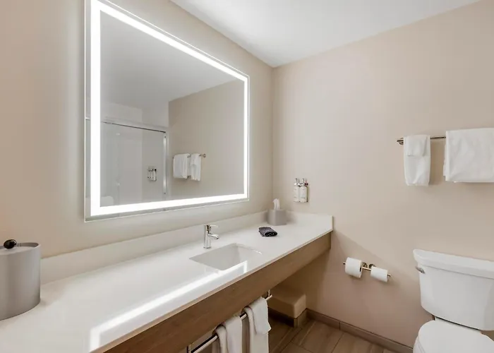 Hotel Express & By Ihg Douglas