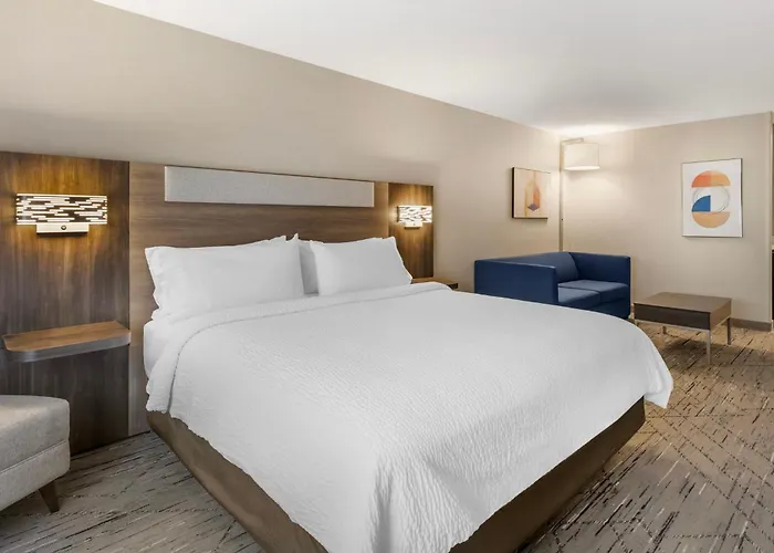 Hotel Express & By Ihg Douglas